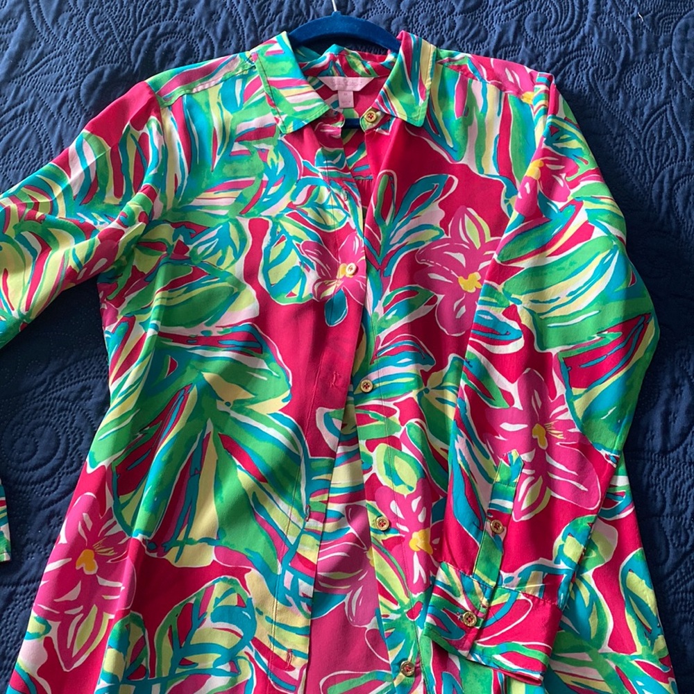 Lilly Pulitzer 100% silk button up, medium